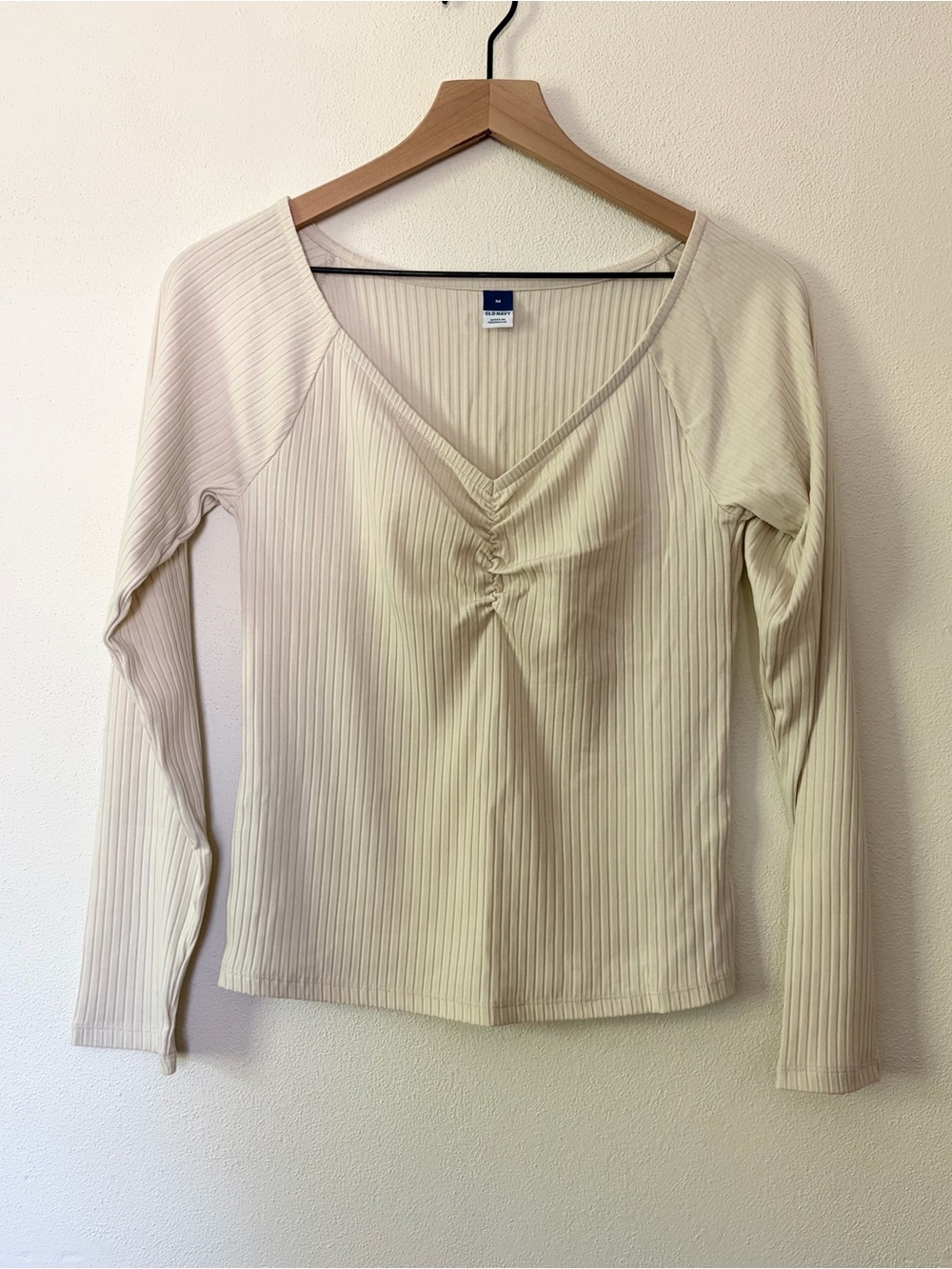 NWOT Women's Cream Ribbed V-Neck Long Sleeve Top with Front Ruched Detail